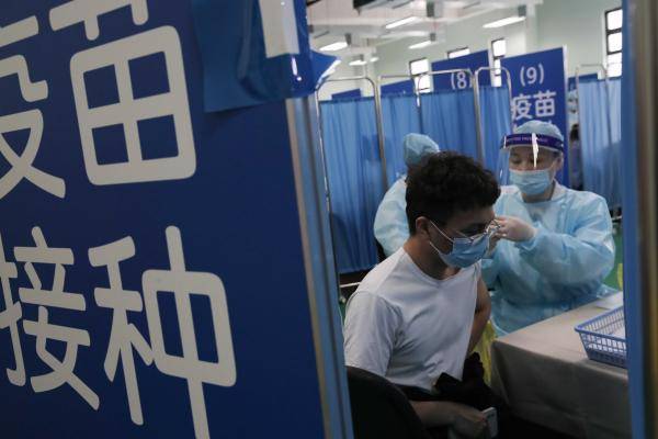 一小时接种1200人，上海同济大学周末迎来接种高峰