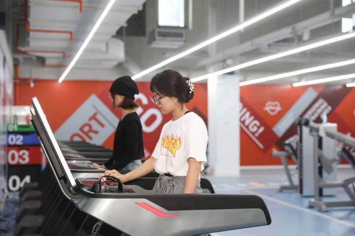每天不到1块钱，年卡只要360，杭州这个学校的健身房太让人羡慕了