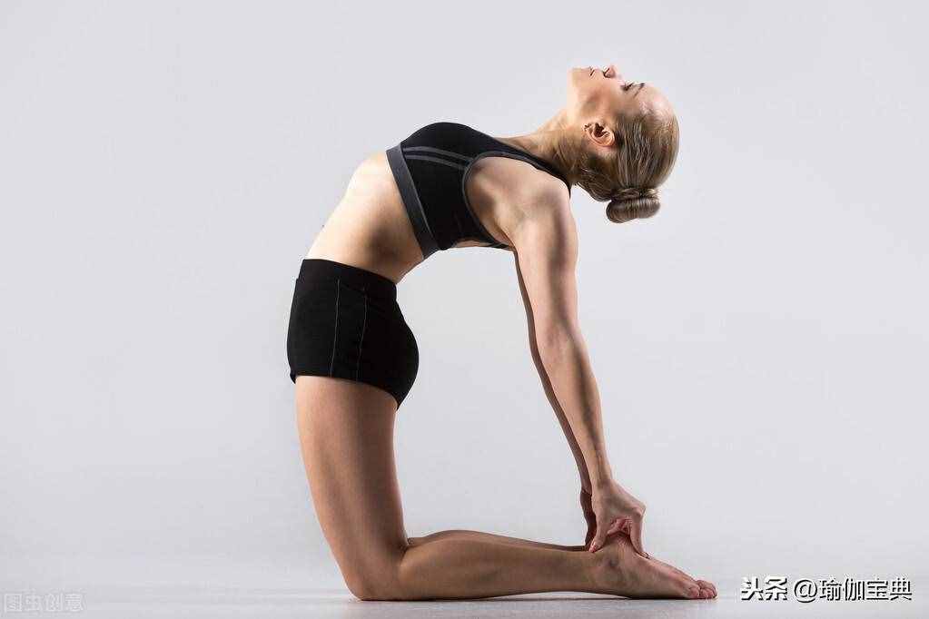 5个最好的瑜伽美胸姿势 提升胸部肌肉 更紧致有型 保持年轻态