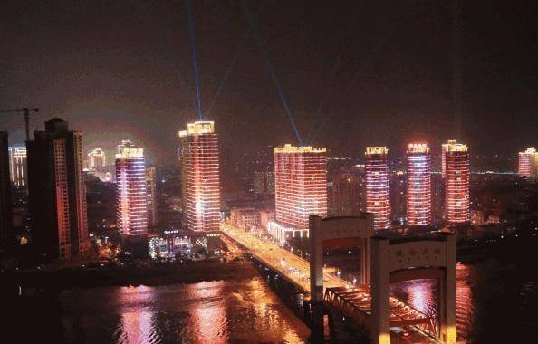 浙江省温州市龙港市成立的本质并非撤镇设市，而是从县分出县级市