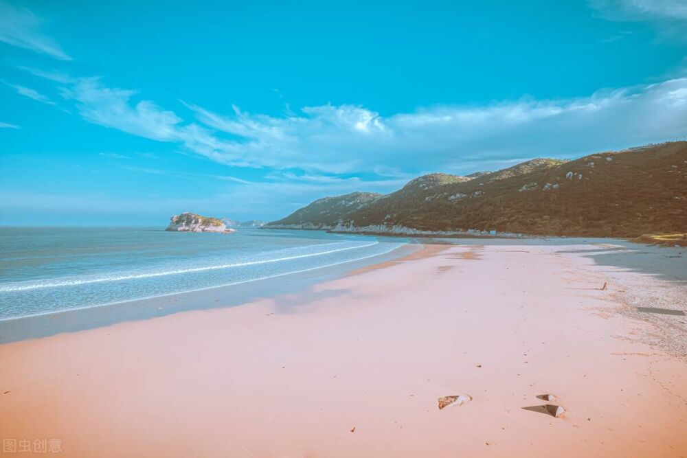 贝壳铺成的一片海滩，世界罕见，来这里遇见最美的夏天
