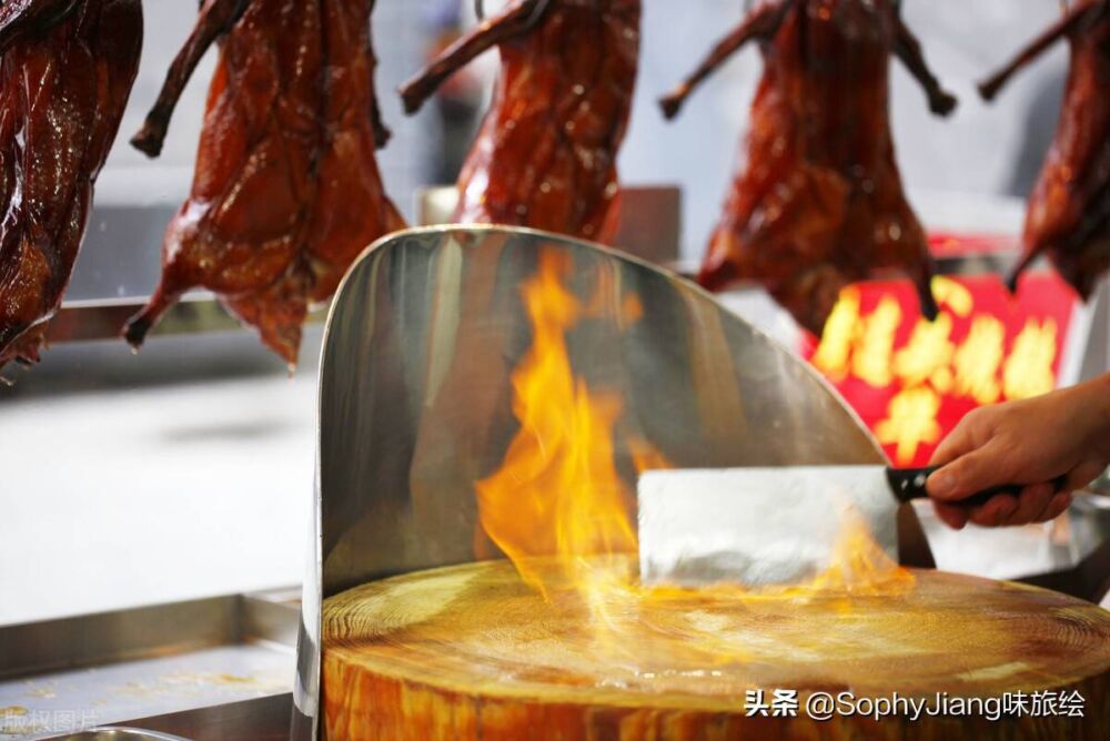 广州番禺这家美味烧鹅，老板坚持乡野竹棚风格，搬哪儿食客跟哪儿