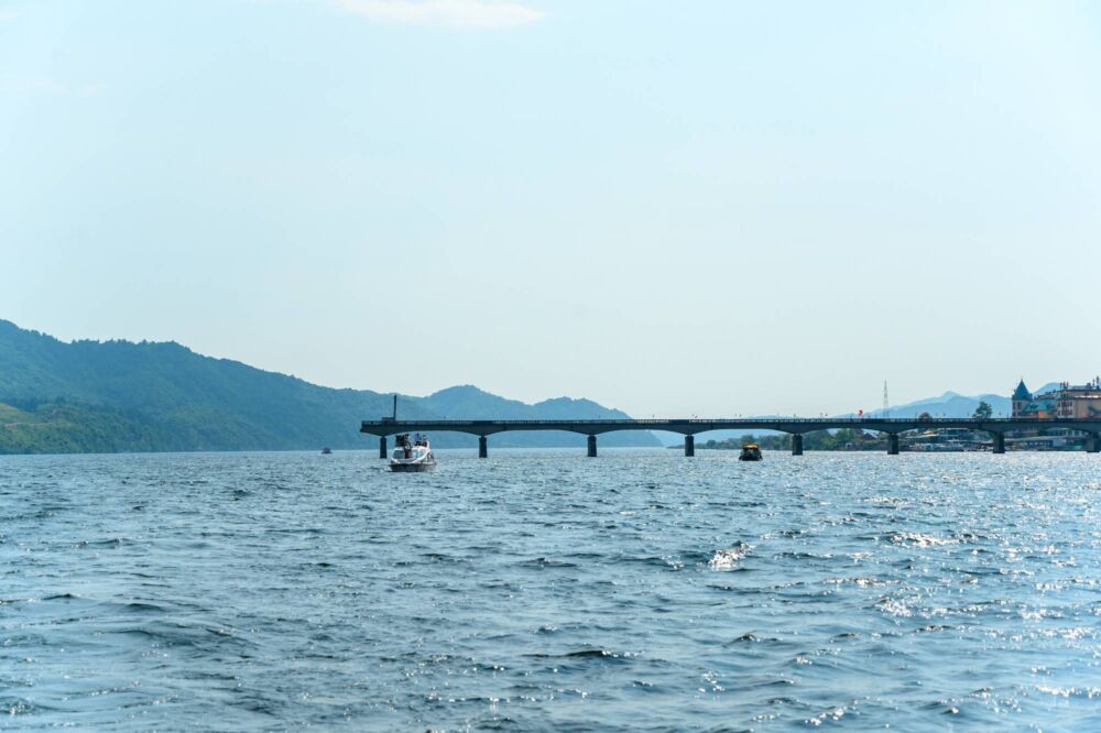 丹东河口断桥，1951年被美国炸断，如今依然坚挺地屹立在鸭绿江上
