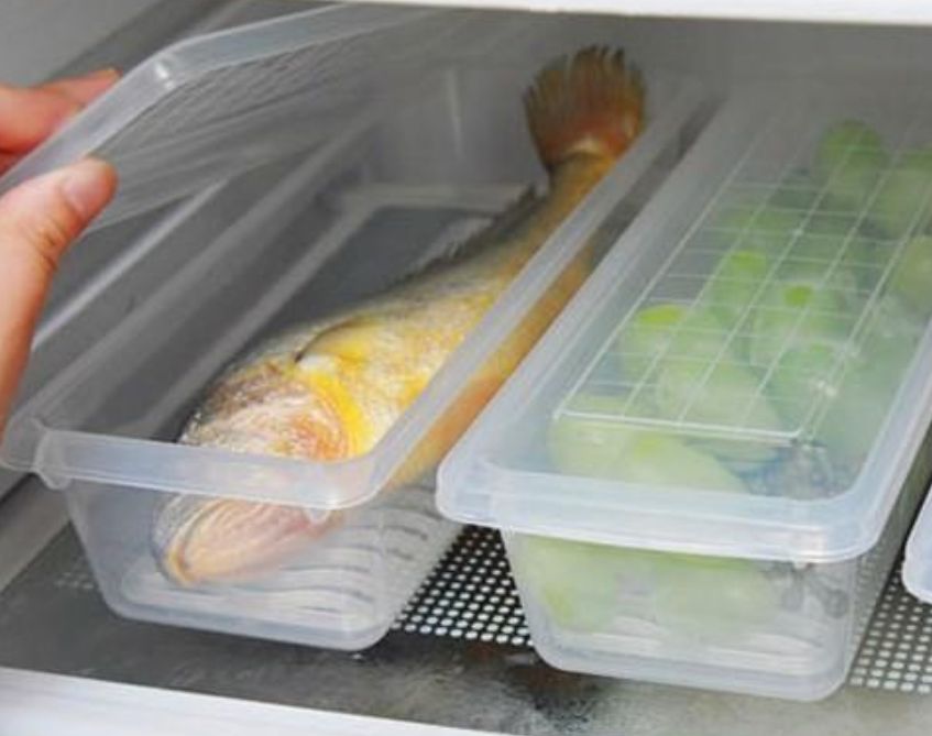 冻鱼肉时，别再直接放冰箱，学会这两招，鱼肉放一年都鲜嫩美味