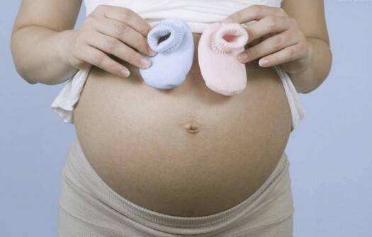孕晚期涨奶正常吗 一般均属正常现象