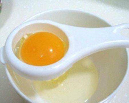 鸡蛋清和它混合敷脸，每天只需15分钟，不出一个月嫩肤淡化色斑