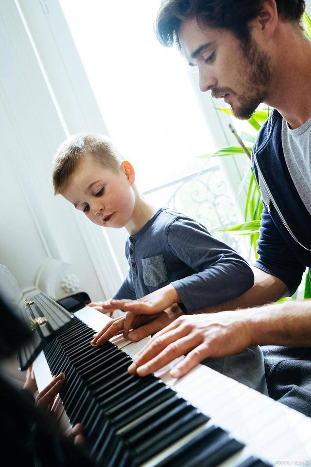 专家解读：3周岁和6周岁学钢琴有什么区别？是该早一点还是晚一点