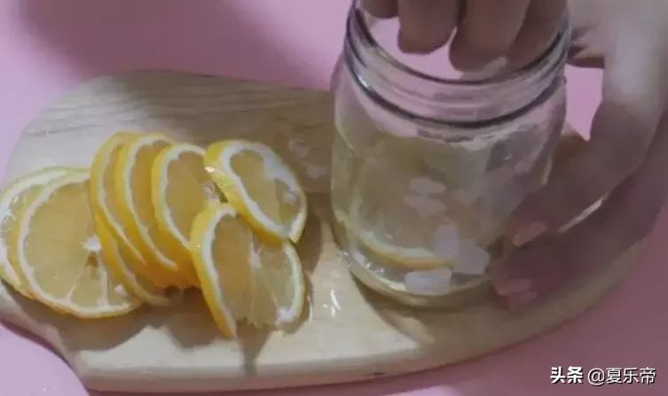 柠檬别再泡水喝了，用白醋泡一泡，不仅滋润皮肤体重还刷刷往下掉