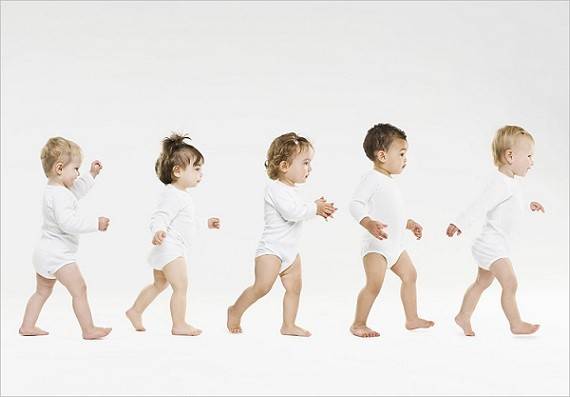 孩子多大会走路正常？为啥有的娃10个月会走，有的15个月还不会