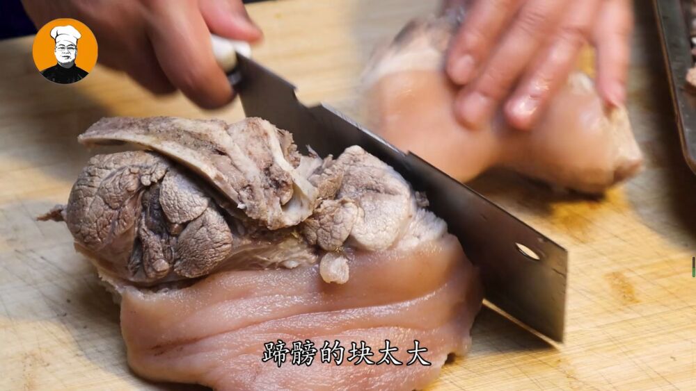 炖骨头汤教你独家做法，汤鲜肉烂无腥味，营养又好喝