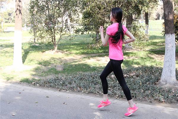 每天跑5公里和隔天跑10公里，哪种方式更健康？来看看