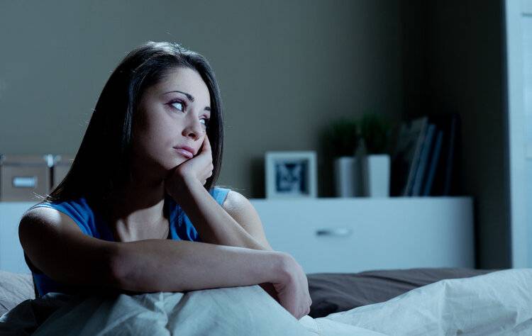 经常睡到半夜醒过来，怎么回事？身体可能出了5个问题，提高警惕