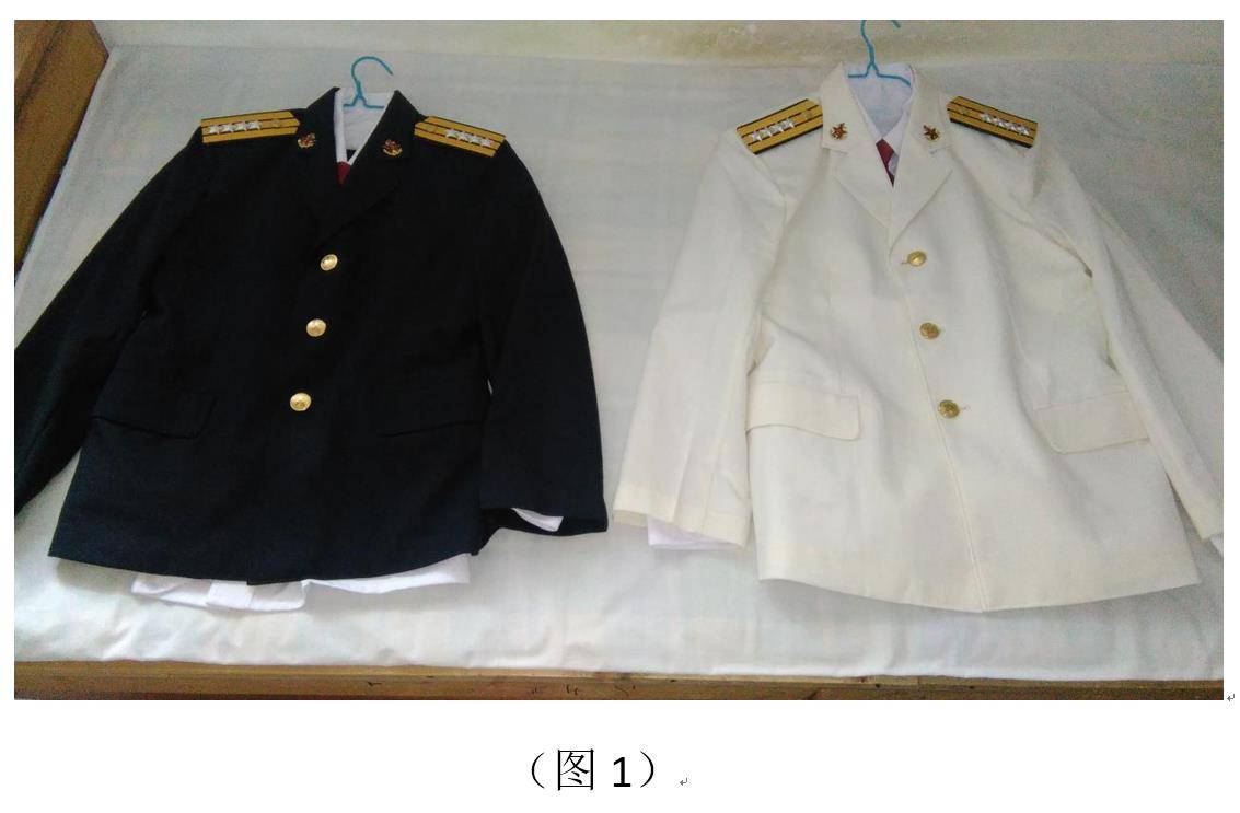 经典的藏青与纯白：海军的同季军服为啥要发两种颜色？