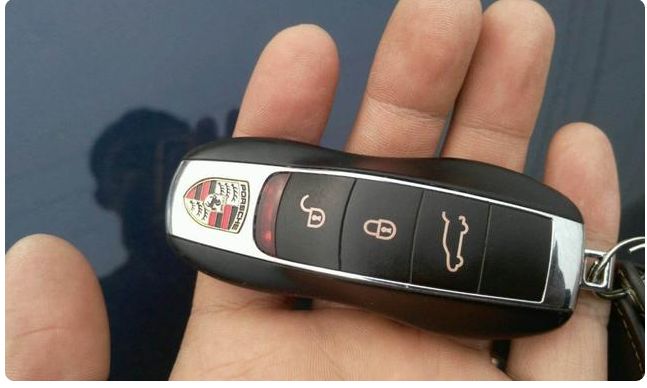车钥匙的最多能用几年？超过这段时间最好换块电池