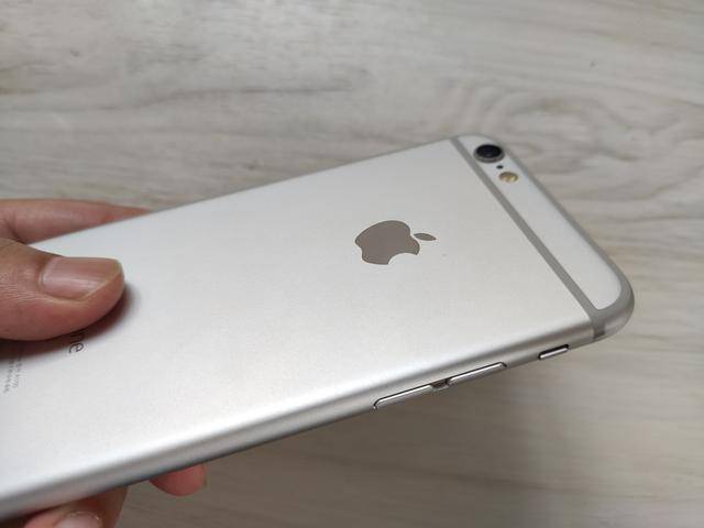 iPhone6s换一块新电池，还可以再战2年，这话好像也没毛病