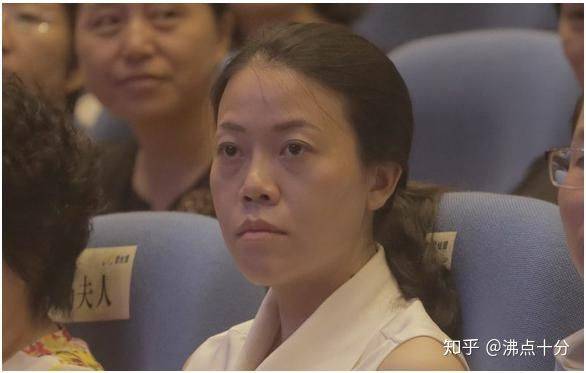 为什么年仅37岁的杨惠妍可以进华人首富榜前十？