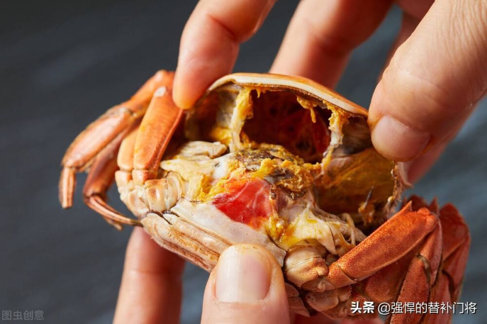 一般来说，螃蟹煮熟后为什么会变红？蚂蚁庄园今日答案