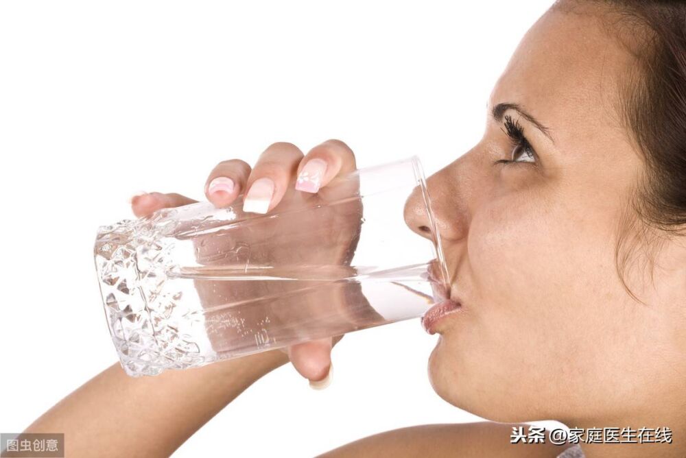 喝很多水，还是口干是怎么回事？要警惕这几种疾病