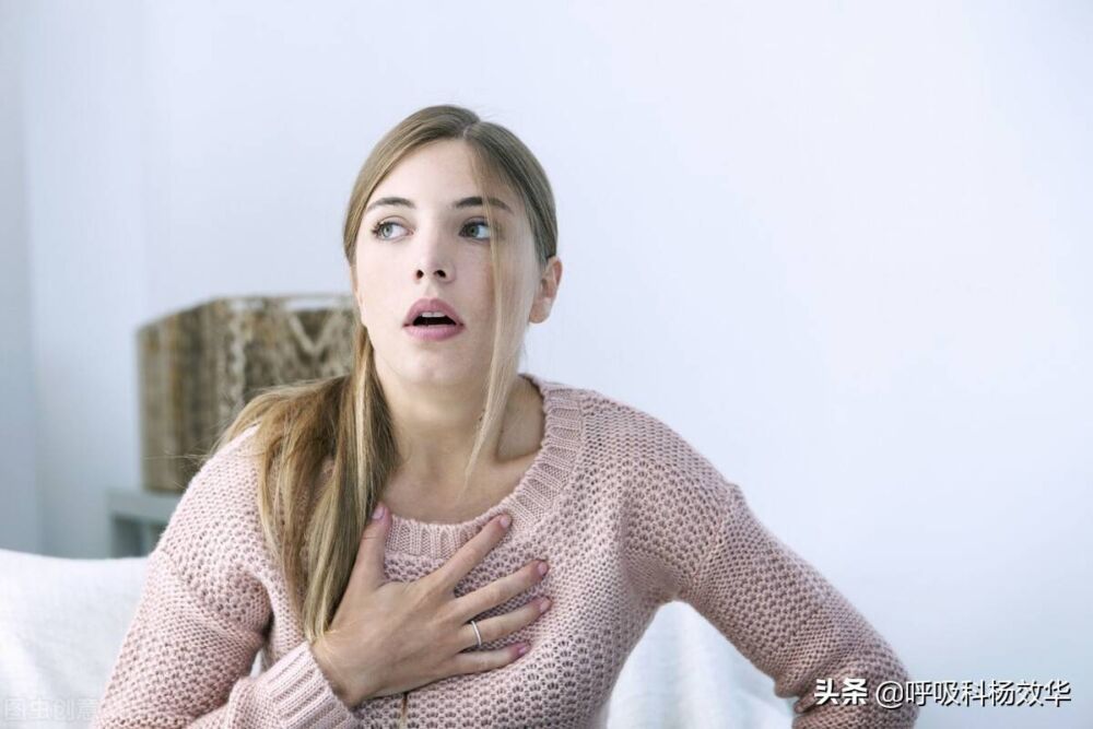 哮喘的起因是什么？