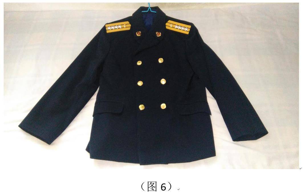 经典的藏青与纯白：海军的同季军服为啥要发两种颜色？