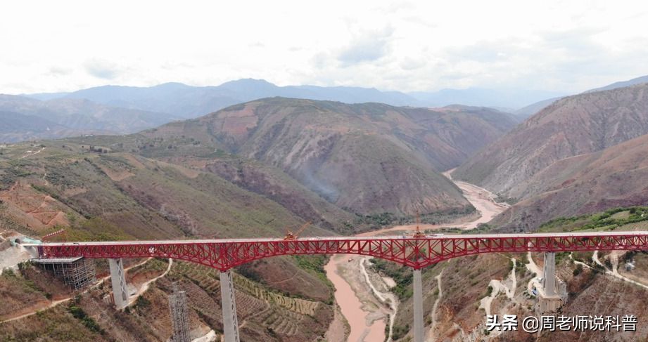 老挝经济不发达，修建中老铁路难度又大，中国为何还要修？