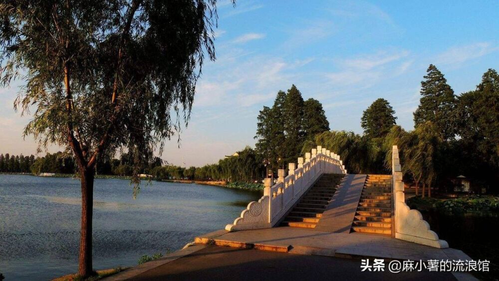 武汉最厉害的辖区，有100多处旅游景点，被誉为武汉第一区
