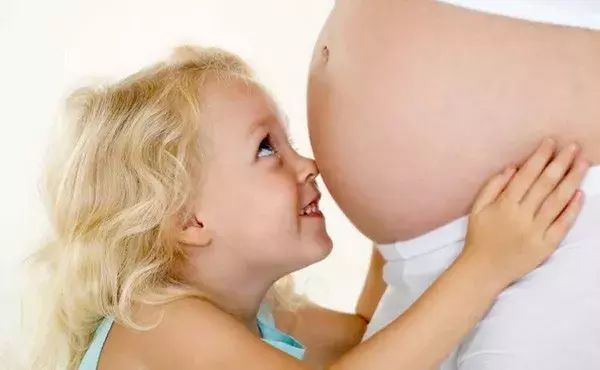 孕福娃，澳佳宝黄金素与爱乐维孕期维生素要怎么选？
