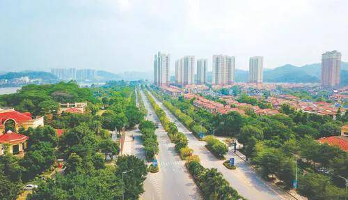惠州下辖7区县常住人口：博罗县121.09万，仲恺区53.18万