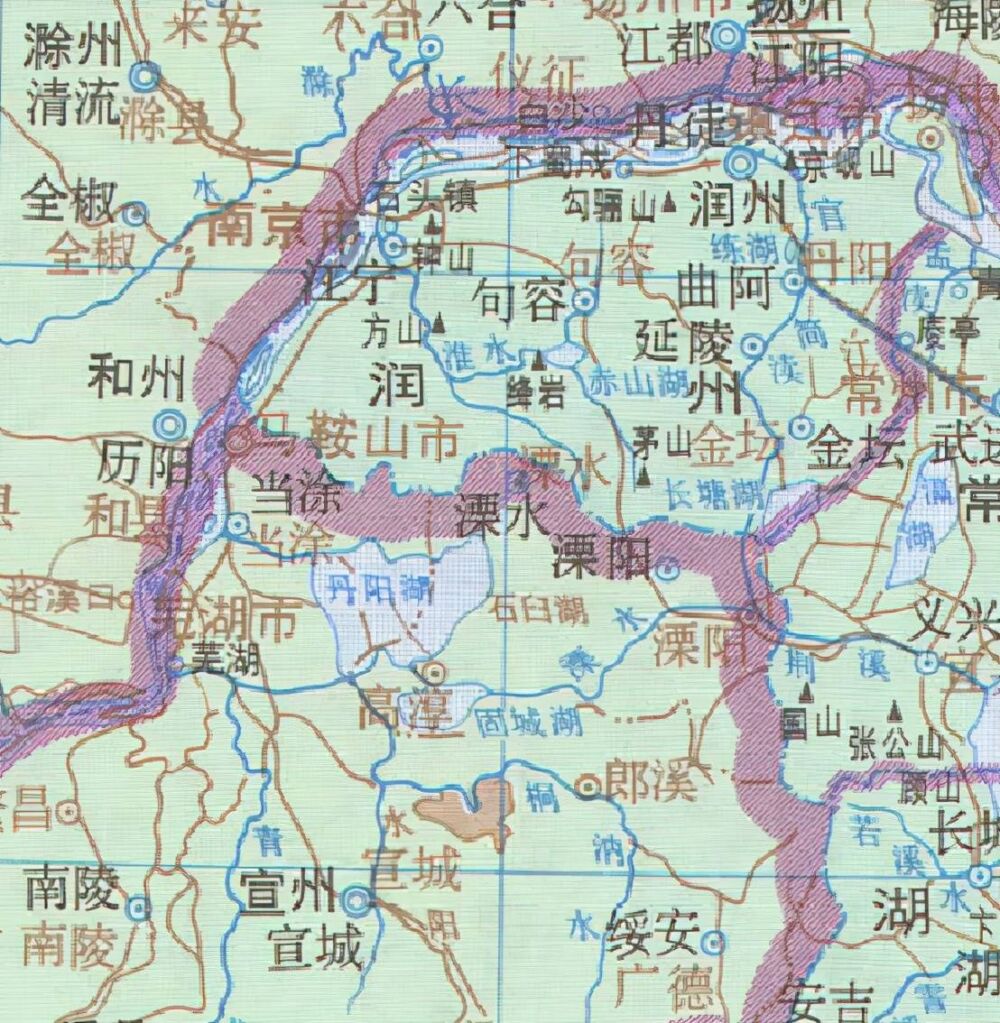 安徽、江苏都有丹阳湖和丹阳镇，江苏还有丹阳市，这三者有何联系