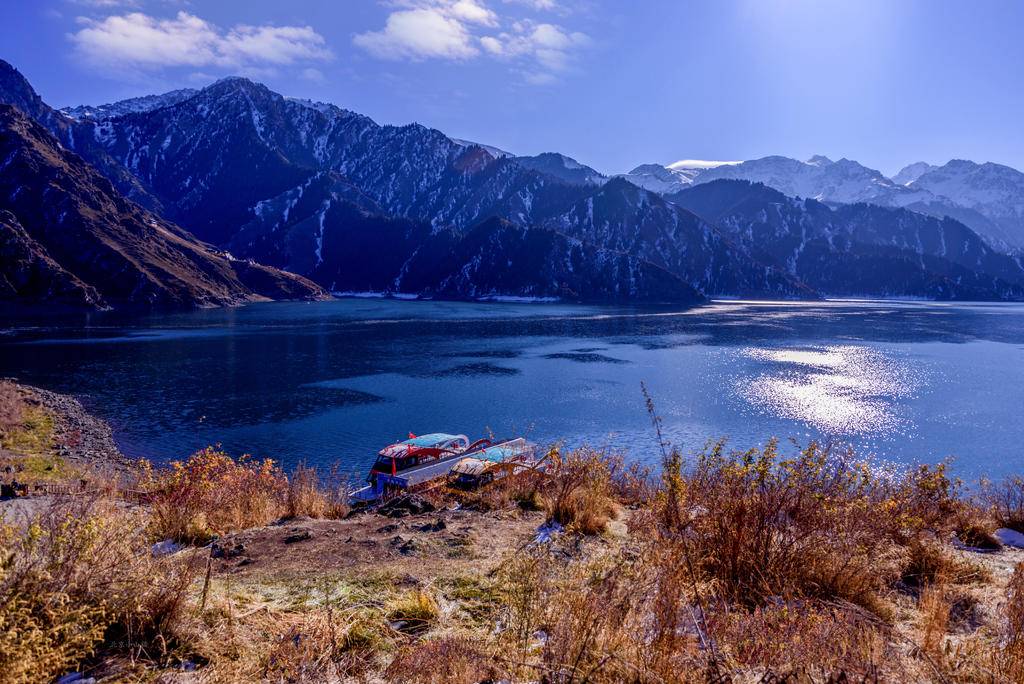 新疆天山天池  。传说中的瑶池仙境