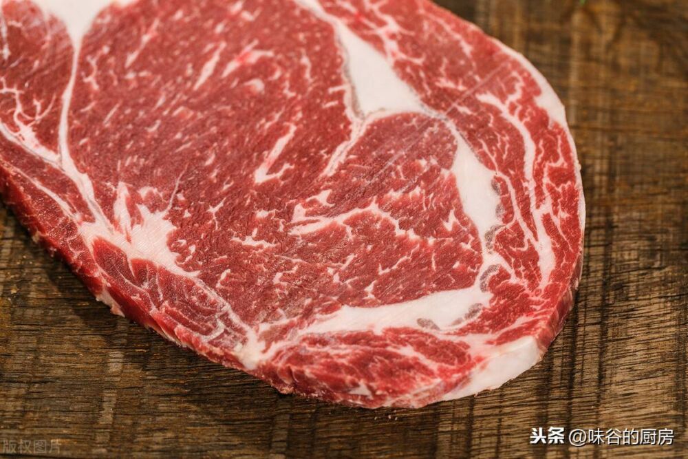 买牛肉时，聪明人专挑这4个部位，肉质软嫩口感好，老板：是行家