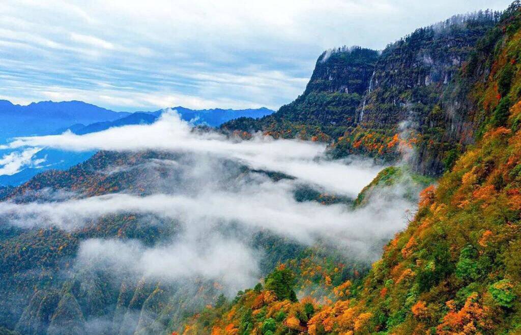 四川洪雅瓦屋山获评“巴蜀文化旅游走廊新地标”