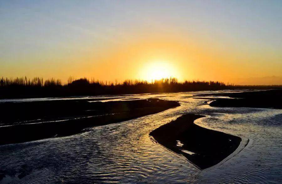 2021年全国最热的捡玉打卡网红河-塔什萨依河