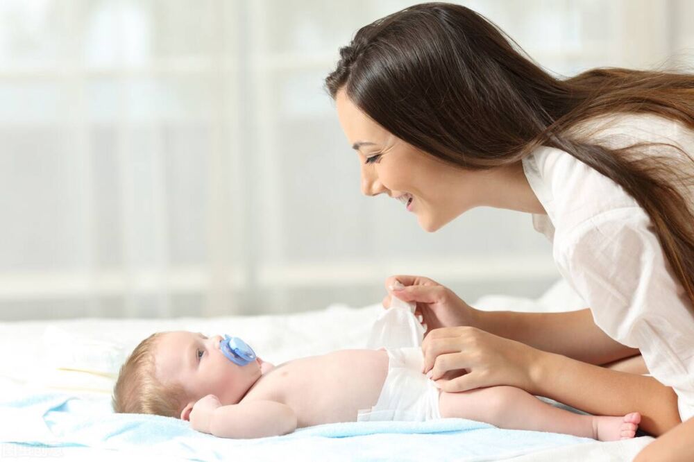 为宝宝换尿布的正确步骤以及困扰宝宝尿布疹你确定都了解了吗？