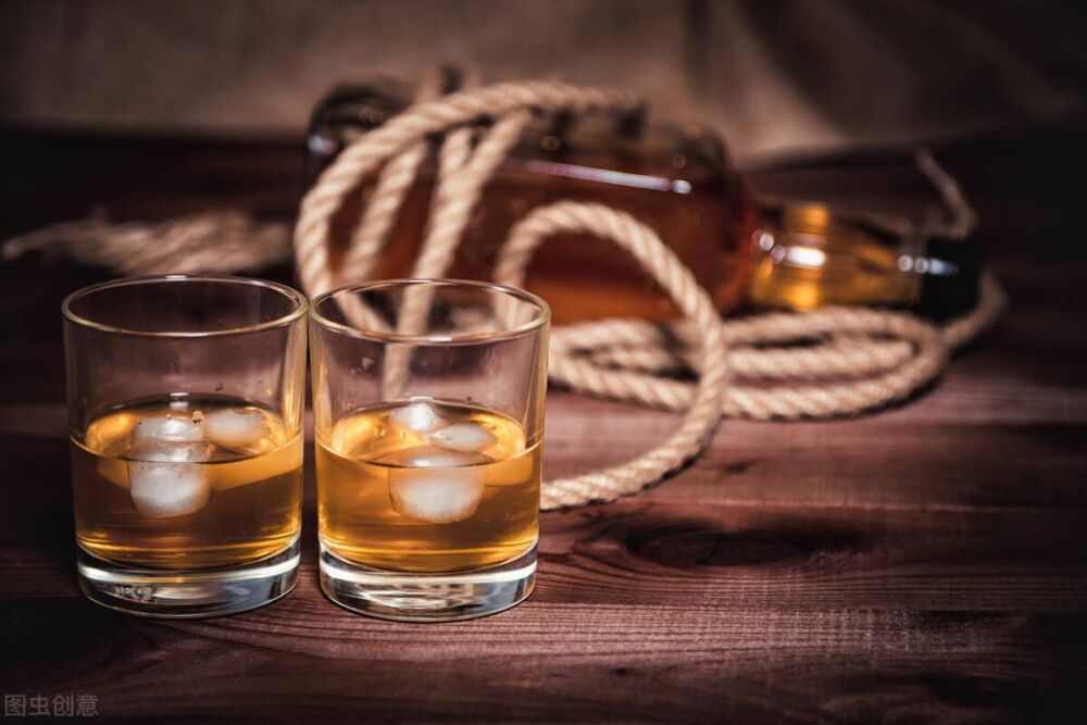 “威士忌”和“白兰地”有啥区别？可别乱喝，喝错了容易闹笑话