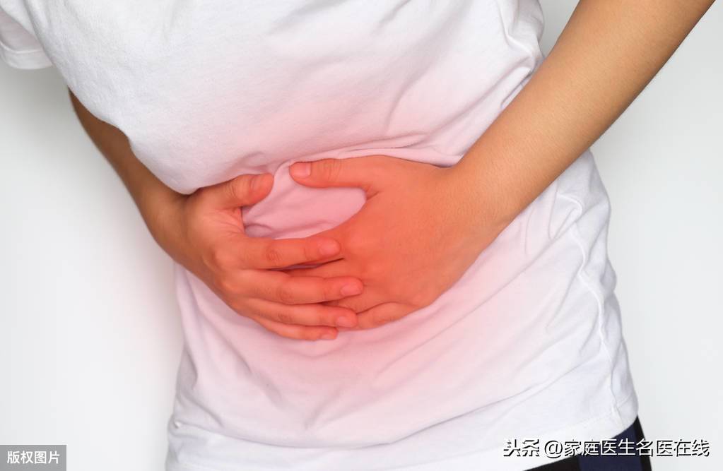 女人患上盆腔炎，多半是这些原因导致的，4个症状提示需尽快就医