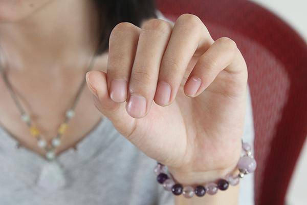 指甲上的“月牙”消失，是身体要生病吗？了解一下