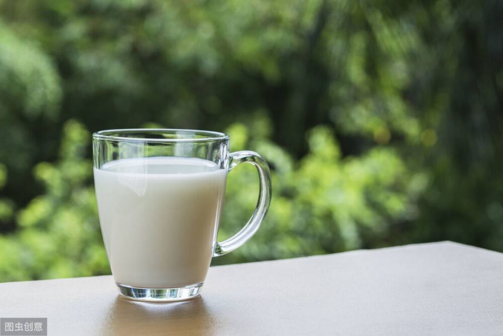 钟南山、张文宏都建议喝牛奶，孕期选错牛奶等于白喝，你选对了吗