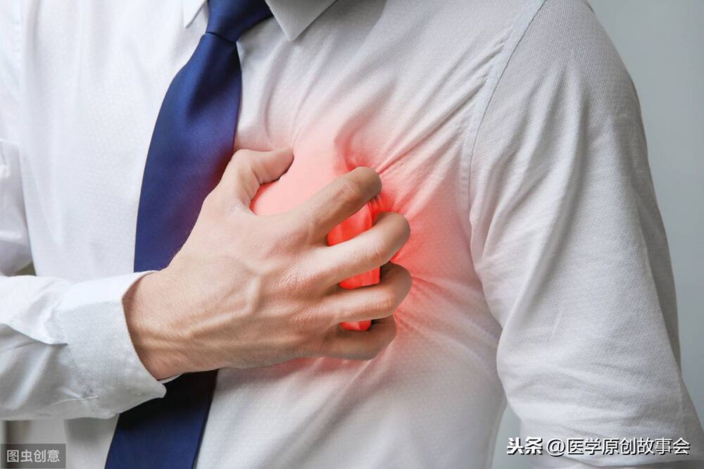 为什么胸背痛？究竟是不是肺癌，医生提醒，这四种疾病都有可能