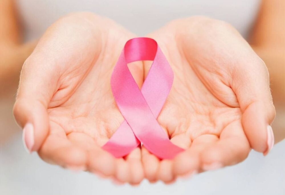 乳房摸起来硬硬的就是乳腺癌吗？别担心，可能是这3种问题
