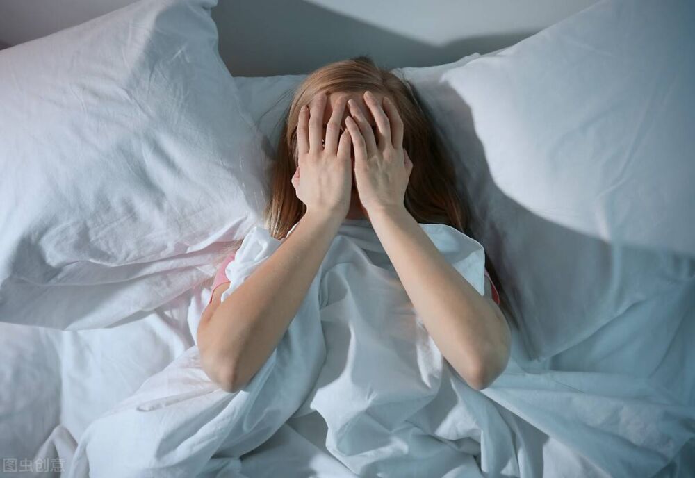失眠是怎么引起的？判断失眠有这4大表现，了解失眠，从源头解决