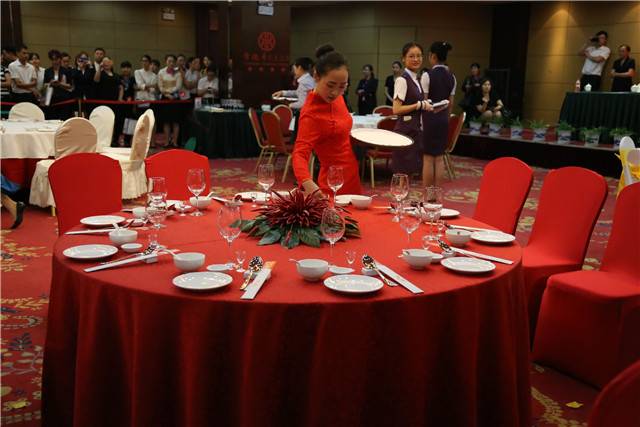 中餐餐具摆放有何标准，如何体现中华文化特色