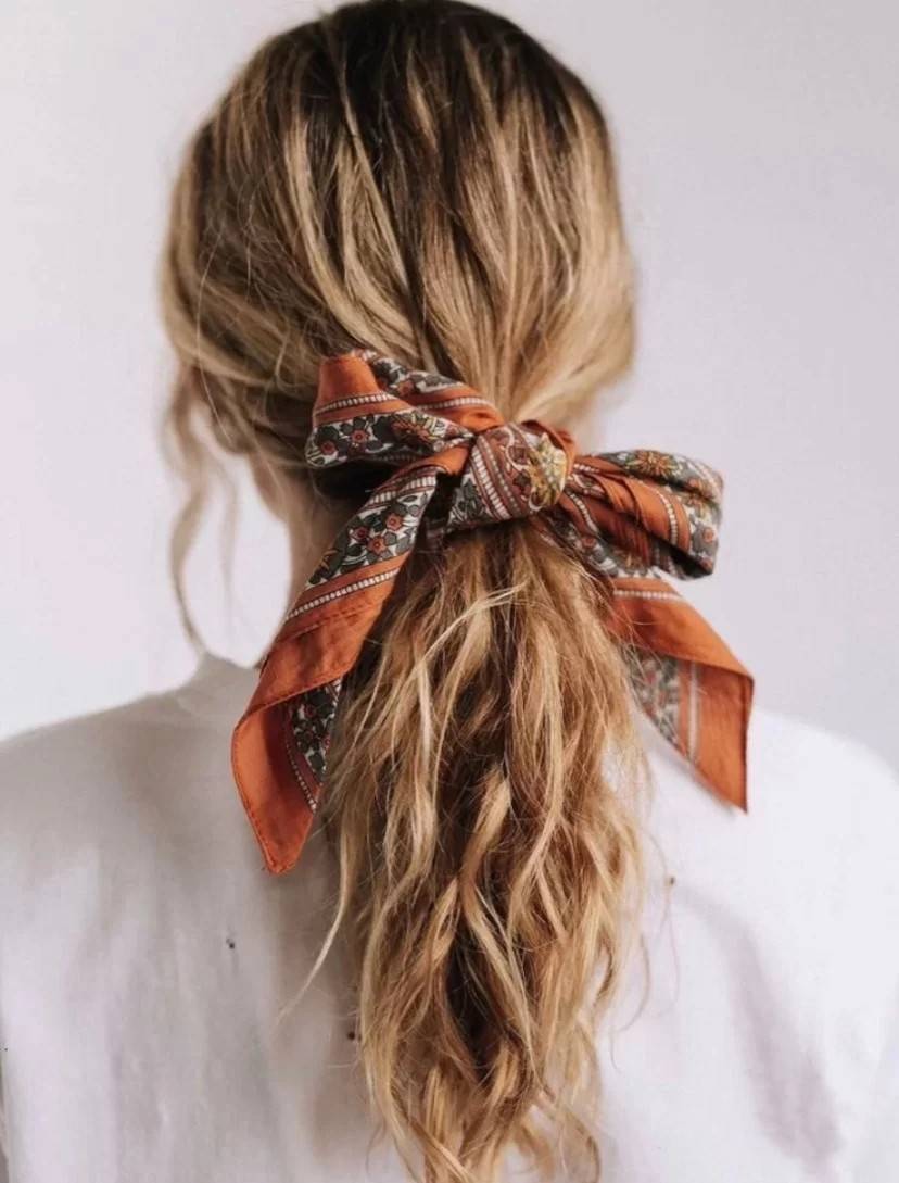 日益流行的发带，这样的扎法值得学习，精致少女很有活力