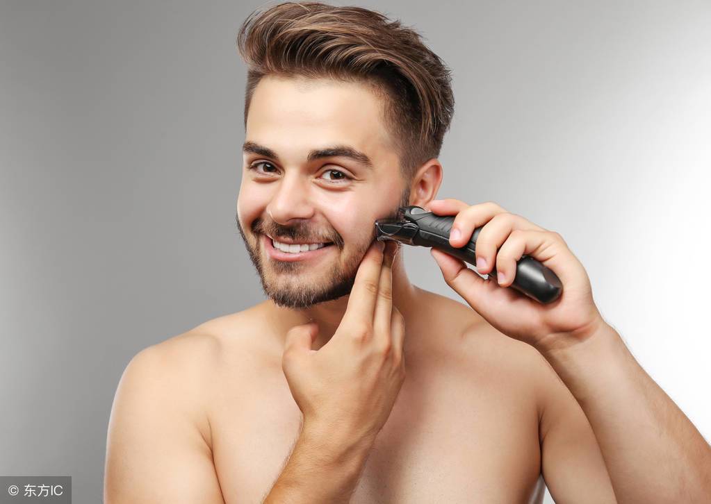 如何能把胡子剃干净？选择好的剃须刀同时手法更重要！