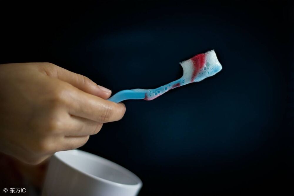 患上牙周炎痛苦难耐？8个处理方法，保障牙齿健康