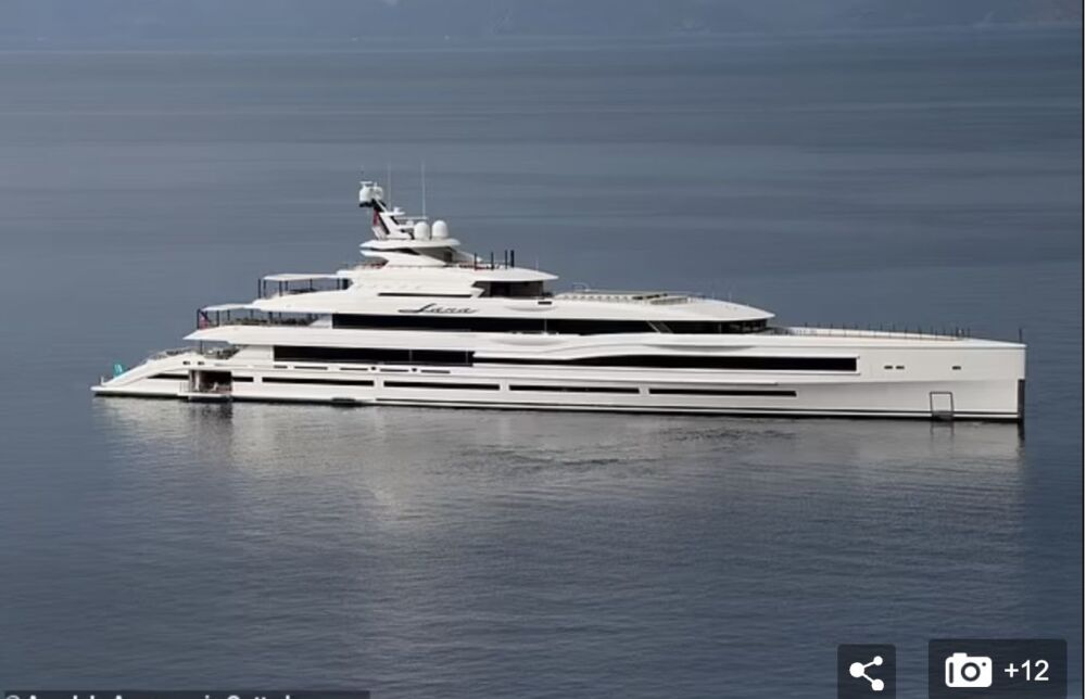 比尔盖茨过生日，租1400万/周的豪华游艇，请比自己多400亿的客人