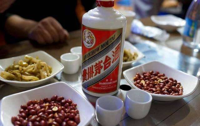 “茅台镇”镇酒不为人知的内幕，镇酒如何选择？擦亮眼睛细细品