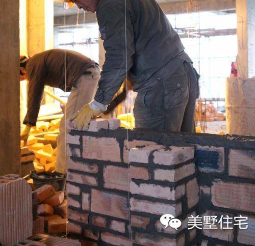 农村自建房中，怎么计算砌墙的用砖量和水泥用量？