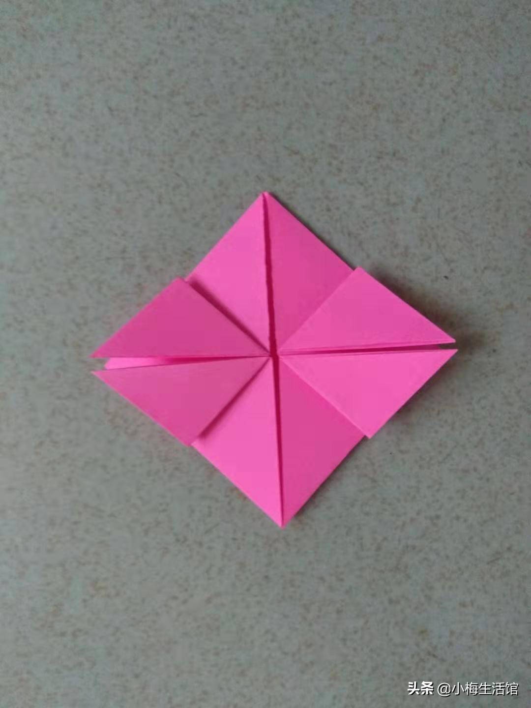 最漂亮的折纸爱心来了！折法真的很简单，看的我都心花怒放了