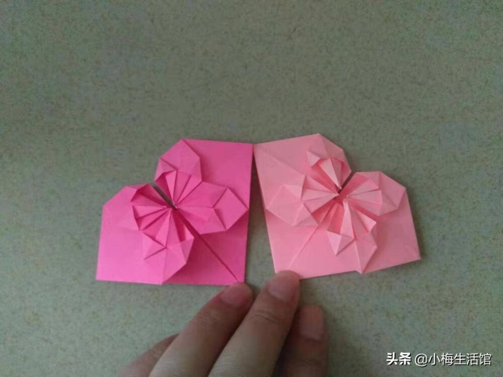 最漂亮的折纸爱心来了！折法真的很简单，看的我都心花怒放了
